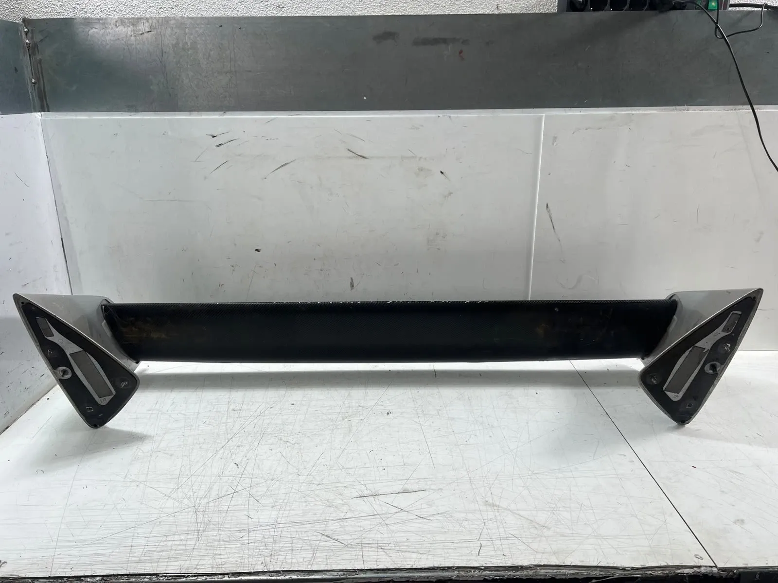 Mitsubishi Lancer Other parts Rear spoiler — MITSUBISHI LANCER EVOLUTION VII ...