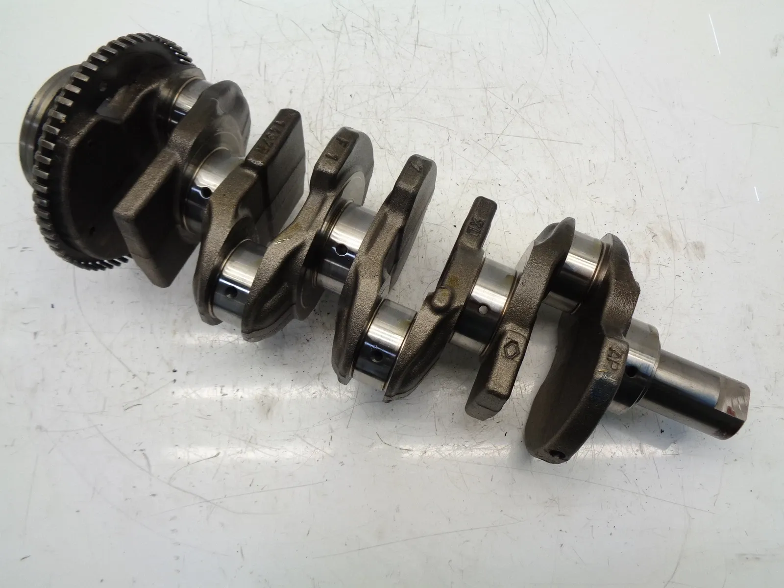 Nissan NV400 / Interstar Engine parts Crankshaft — NISSAN NV400 (2011-2021) — 1497R

...
