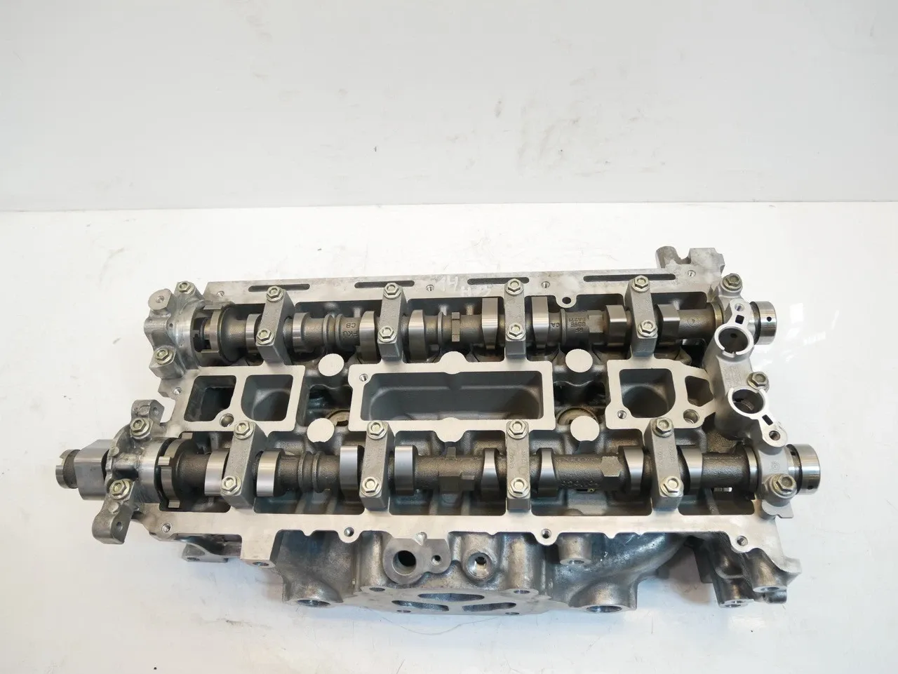 Ford Mustang Engine parts Cylinder head — FORD MUSTANG VI (2014-2023) — E...