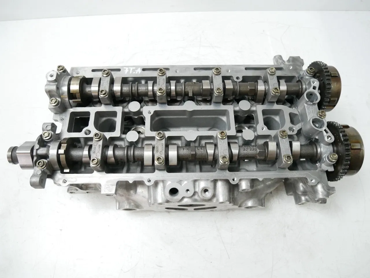Ford Mustang Engine parts Cylinder head — FORD MUSTANG VI (2014-2023) — E...