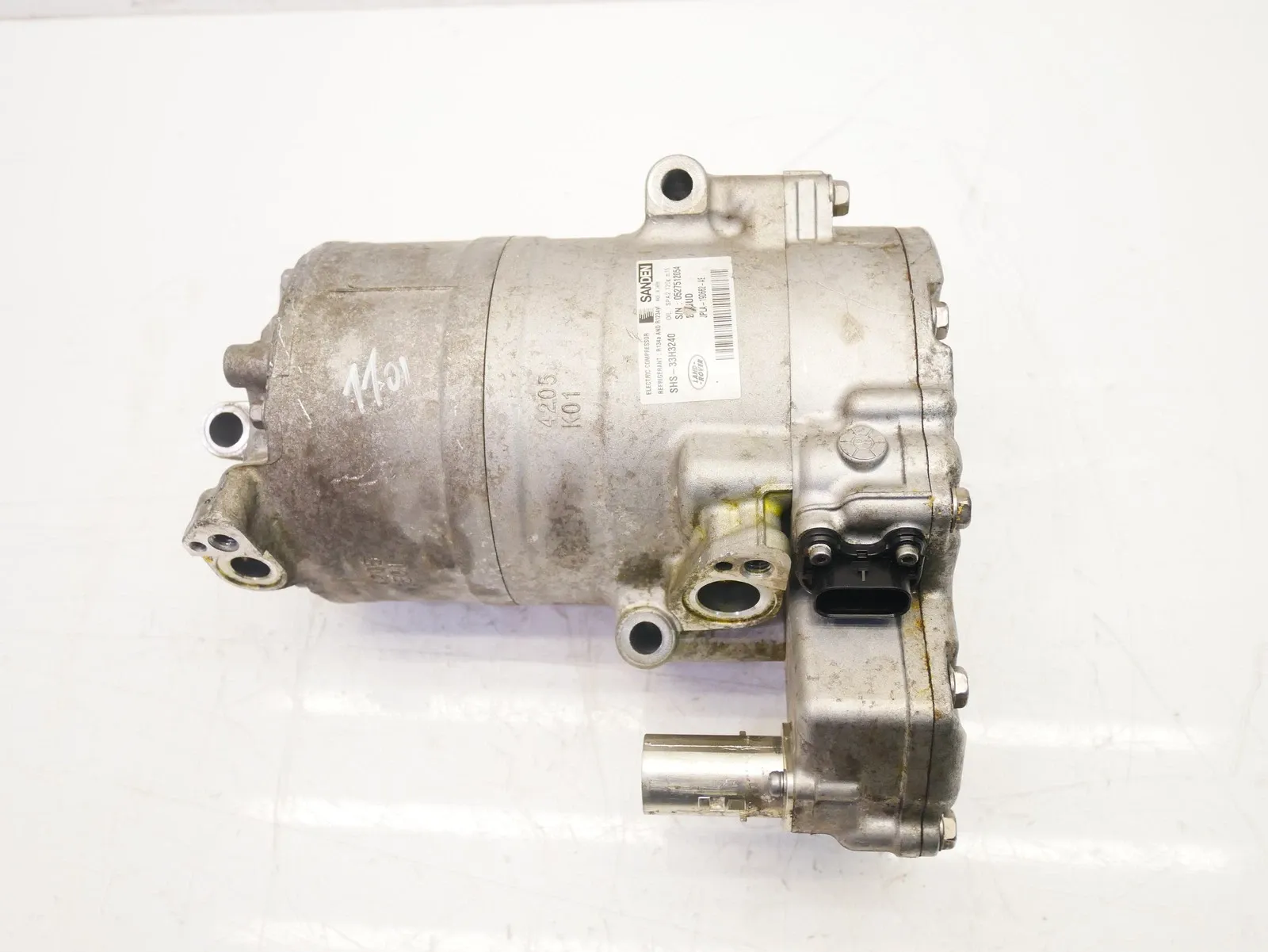 Land Rover Range Rover (L405) Air conditioning system Air conditioning compressor — LAND ROVER RANGE ...