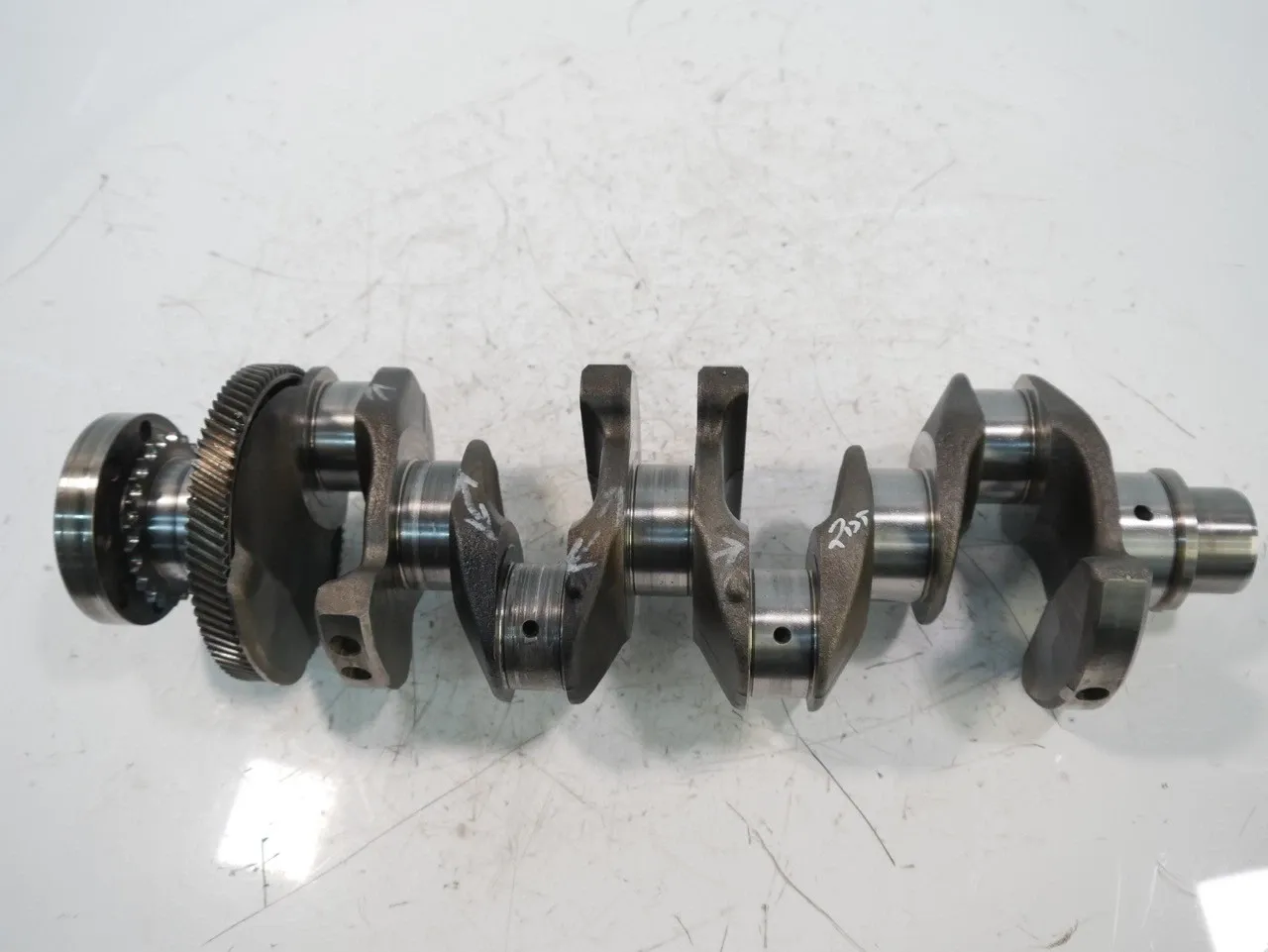 Land Rover Range Rover Evoque Engine parts Crankshaft — LAND ROVER EVOQUE I (L538) (2011-2...