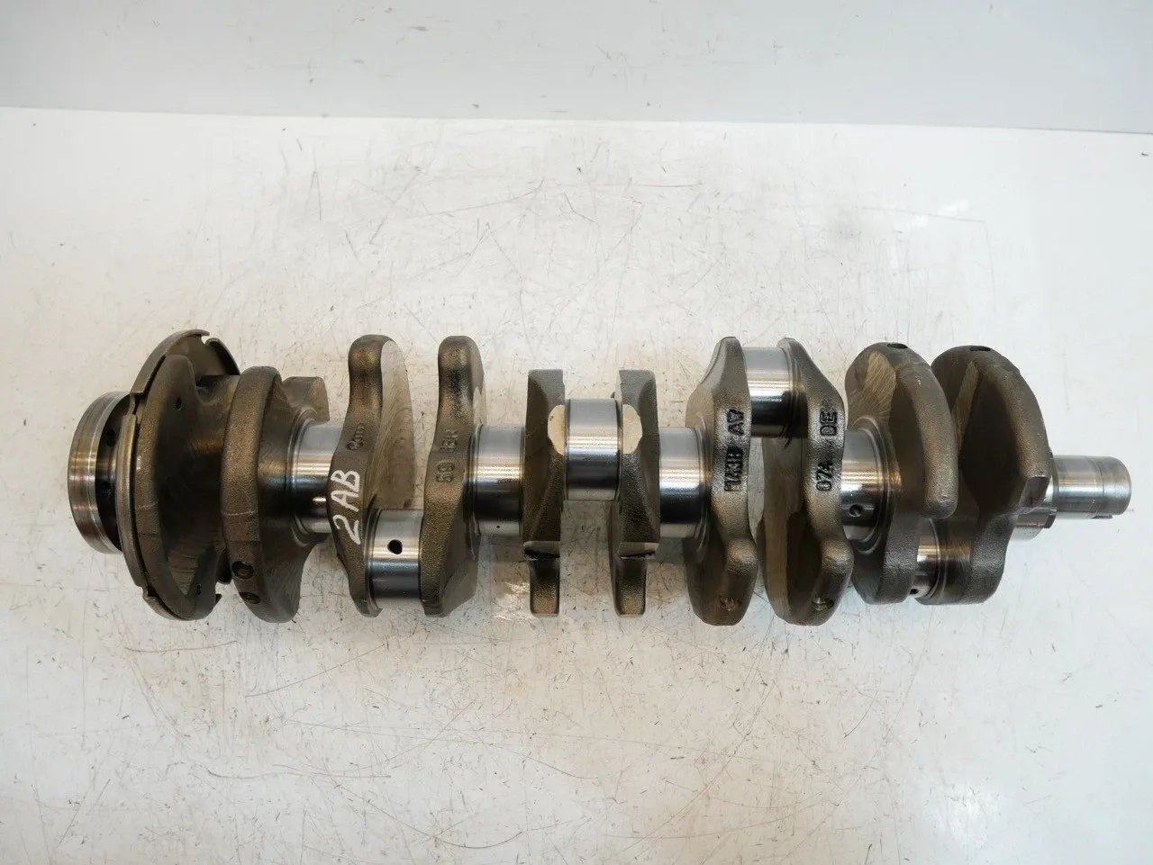 Volvo C70 Engine parts Crankshaft — VOLVO S70 / V70 / C70 (P80) (1996-...