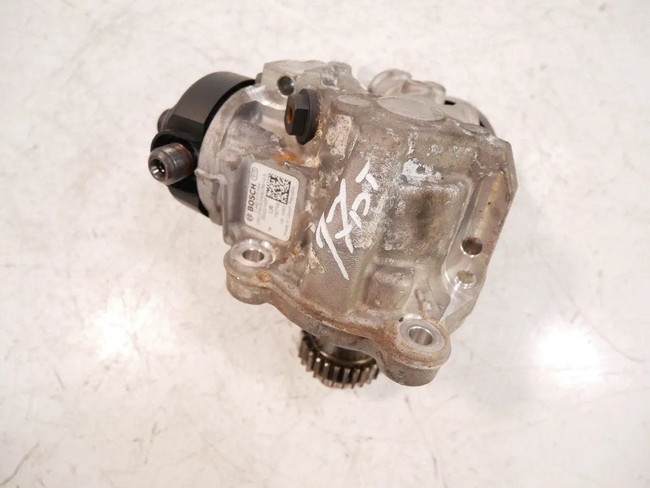 Jeep Cherokee (KL) Fuel system High-pressure fuel pump — JEEP CHEROKEE / LIBER...