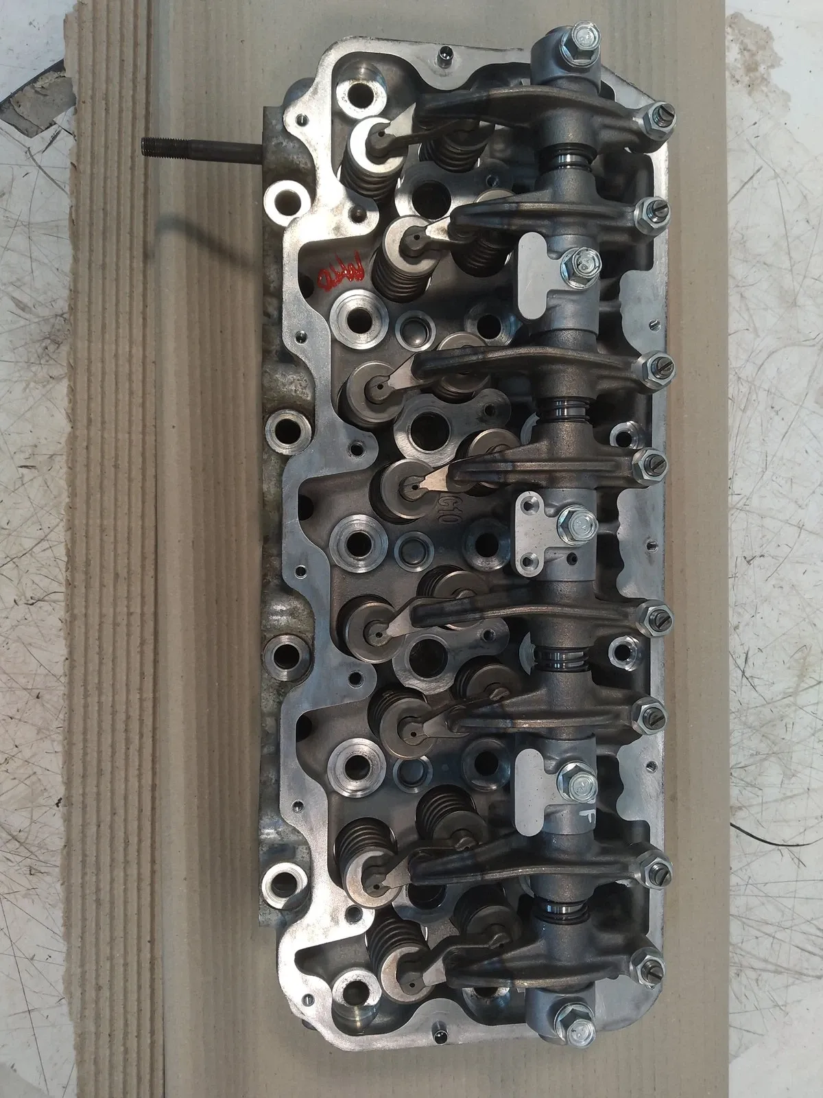 Chevrolet Express Engine parts Cylinder head — CHEVROLET EXPRESS (2003-PRESENT...