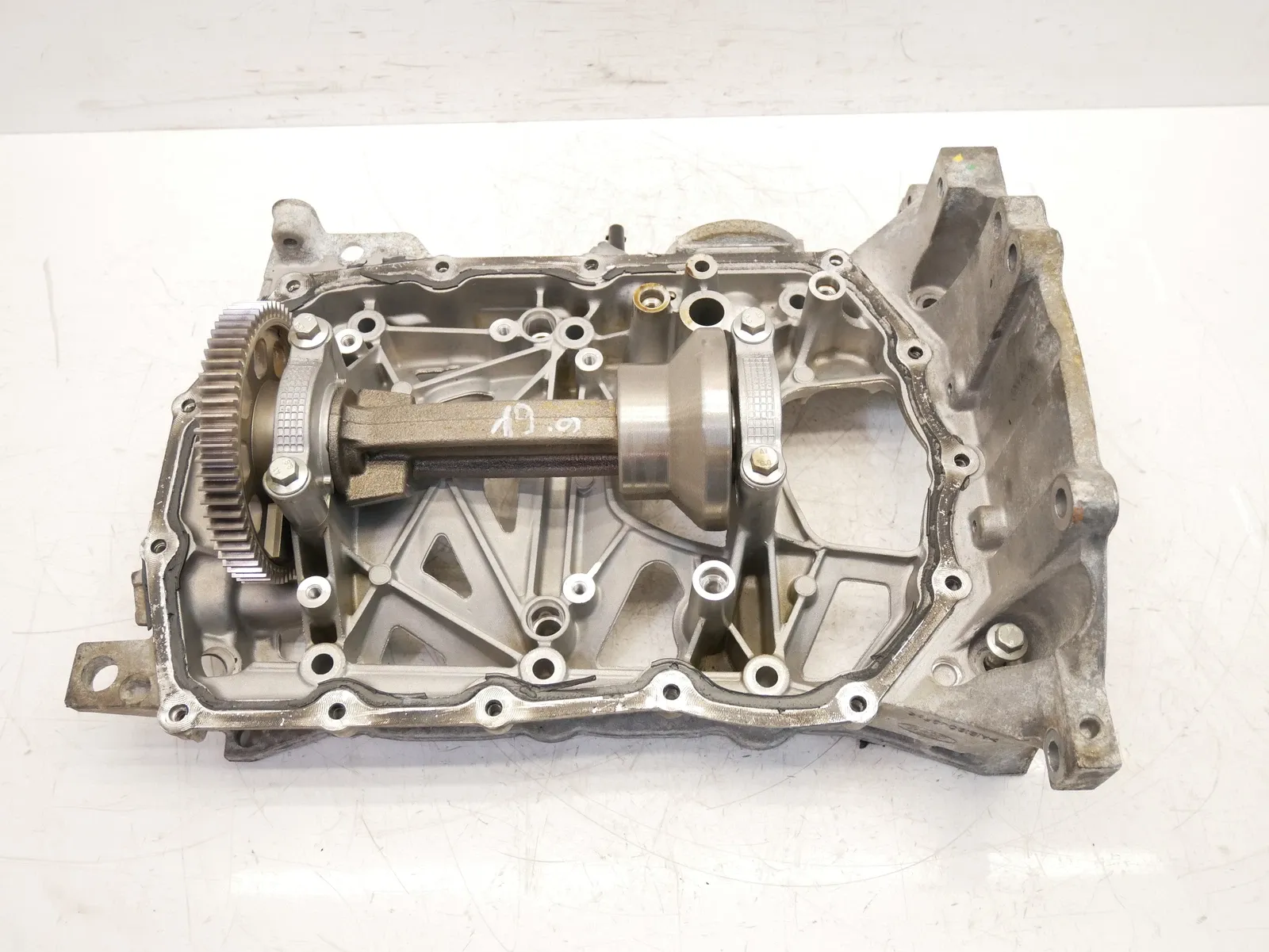 Ford Fiesta Engine parts Upper oil sump section — FORD FIESTA VII (2017-...