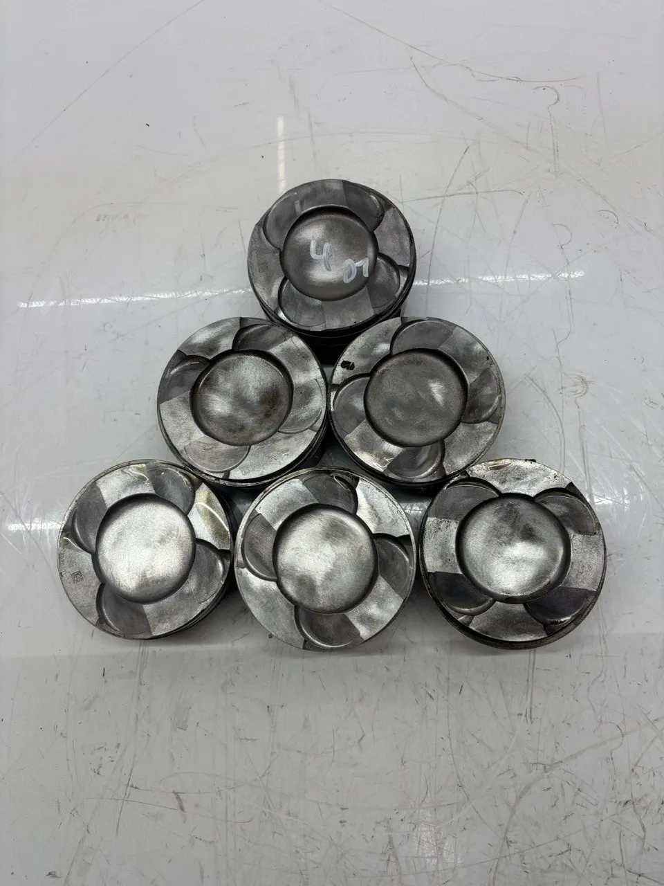 BMW 5 (F10 / F11) Engine parts 6 × Piston — BMW 5 SERIES (F10, F11) (2010-2017...