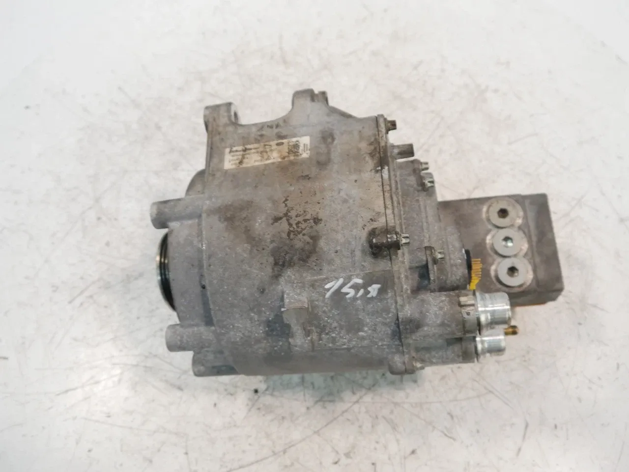 Land Rover Range Rover (L460) Electrical parts Alternator — LAND ROVER RANGE ROVER IV (L405, L...