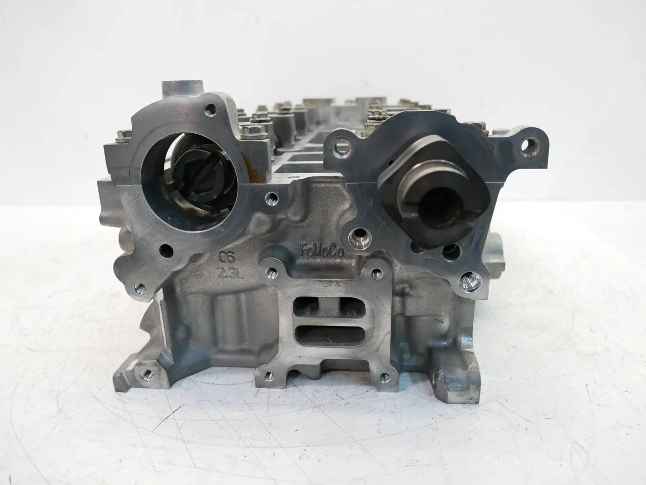 Ford Mustang Engine parts Cylinder head — FORD MUSTANG VI (2014-2023) — E...