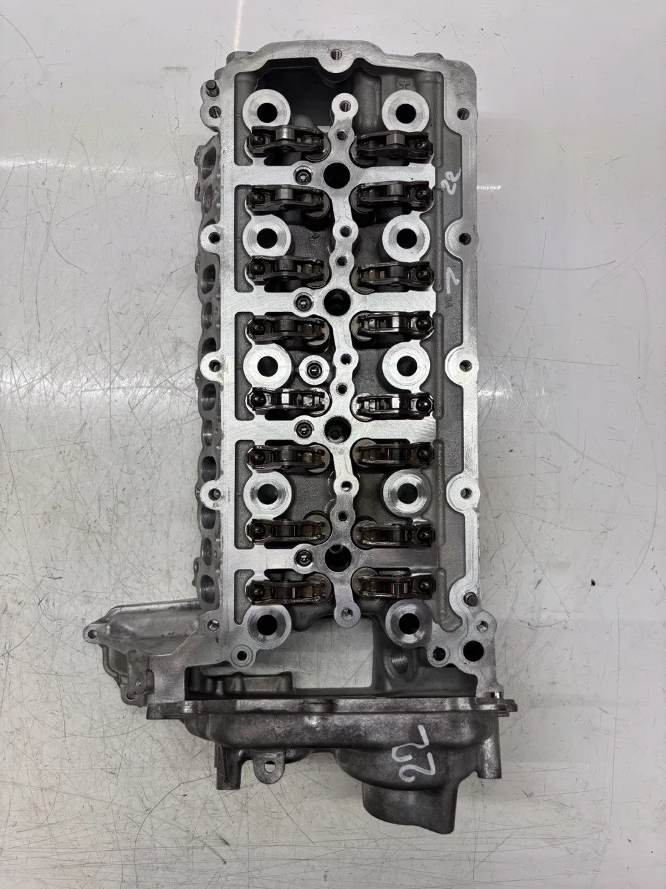 Land Rover Discovery Engine parts Cylinder head — LAND ROVER DISCOVERY IV (L319) ...