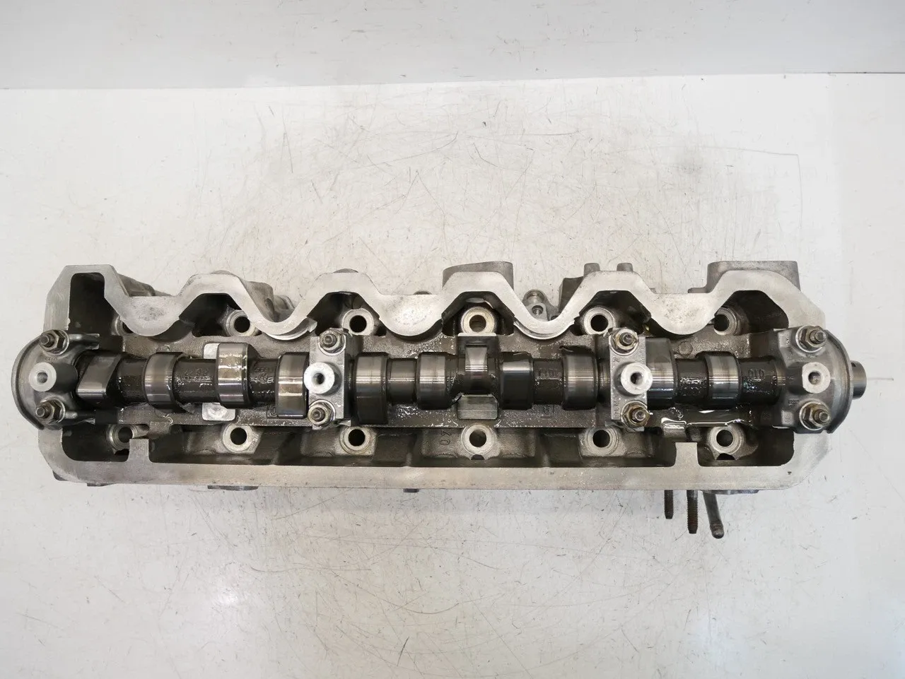 Volvo C70 Engine parts Cylinder head — VOLVO S70 / V70 / C70 (P80) (19...