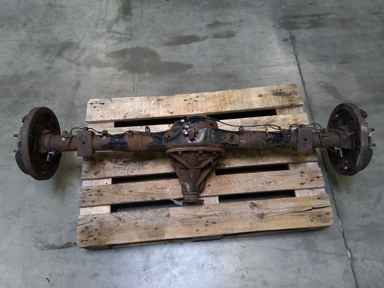 Mitsubishi L200 Other parts Rear axle carrier — MITSUBISHI L200 TRITON KB4T...