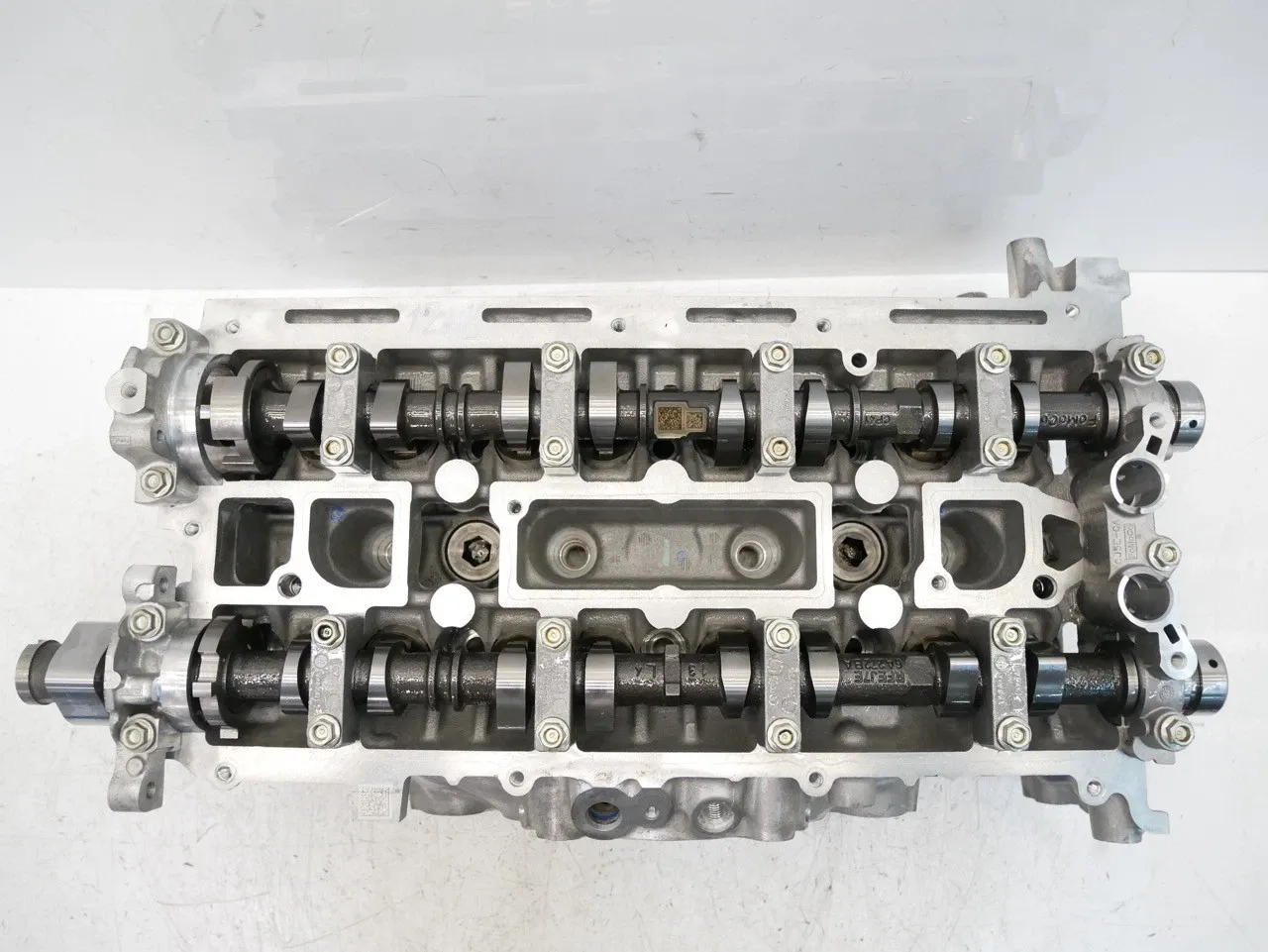 Ford Mustang Engine parts Cylinder head — FORD MUSTANG VI (2014-2023) — E...
