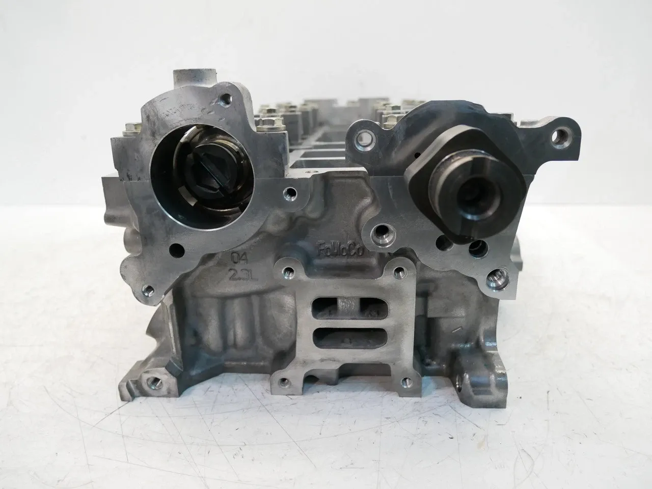 Ford Mustang Engine parts Cylinder head — FORD MUSTANG VI (2014-2023) — E...