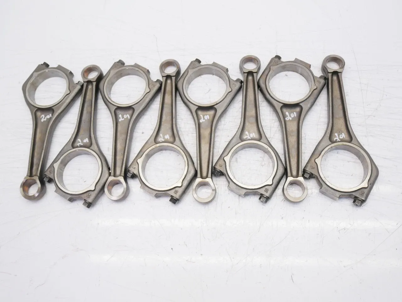 Land Rover Defender Engine parts 8 × Connecting rod — LAND ROVER JAGUAR F-PACE X...