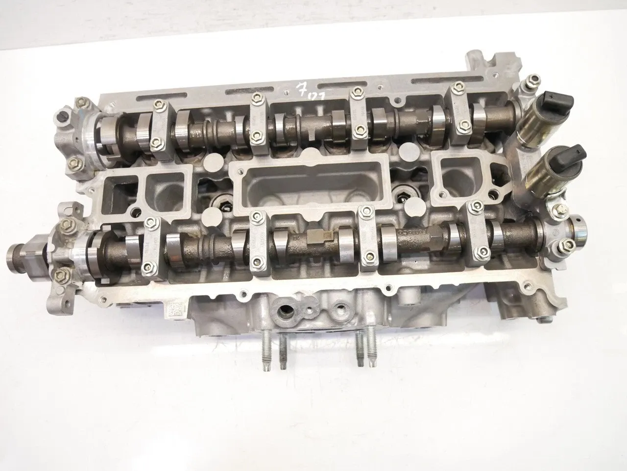 Ford Mustang Engine parts Cylinder head — FORD MUSTANG VI (2014-2023) — E...