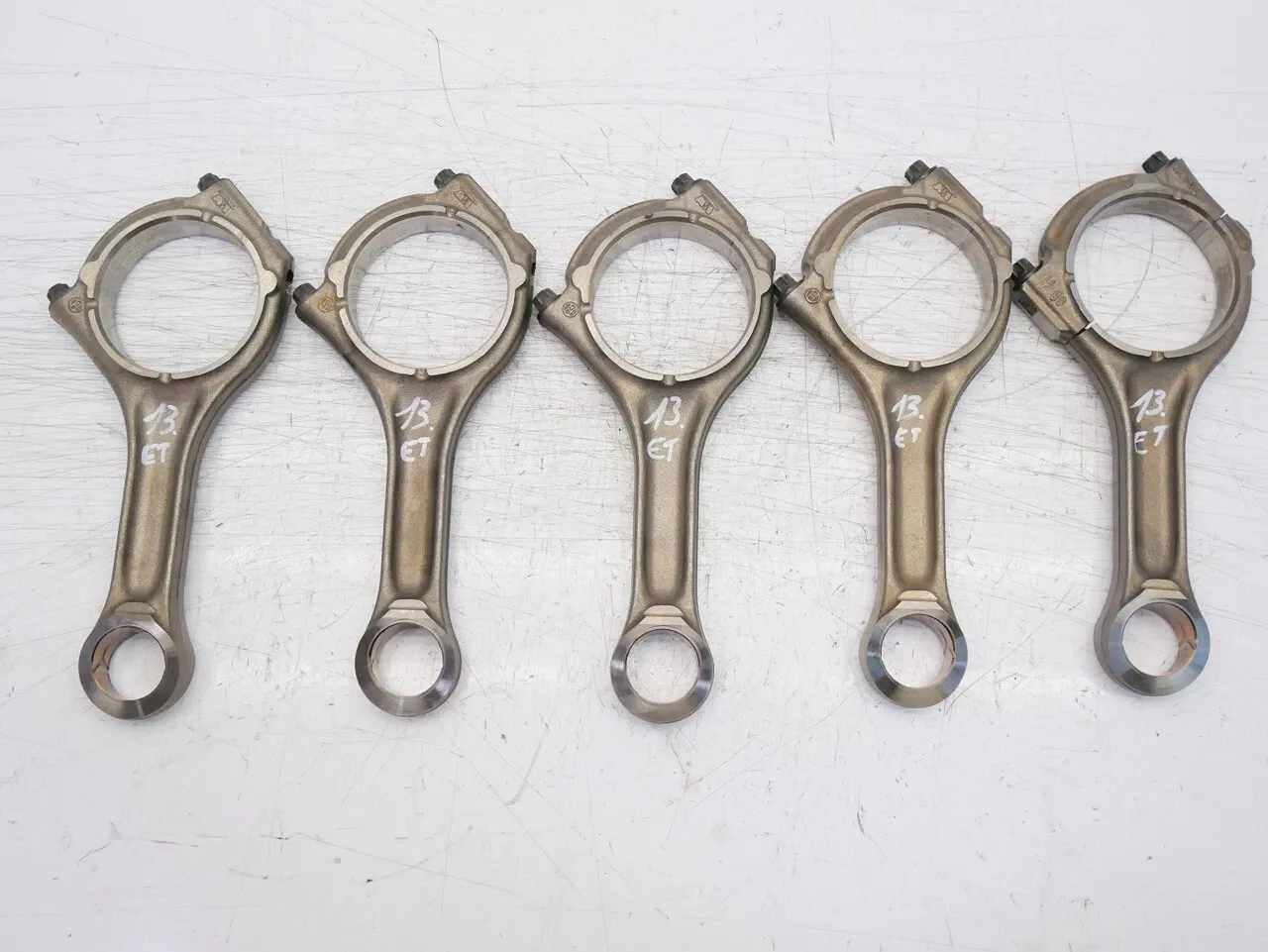 Jeep Cherokee (KL) Engine parts Connecting rod — JEEP CHEROKEE / LIBERTY (KL) (...