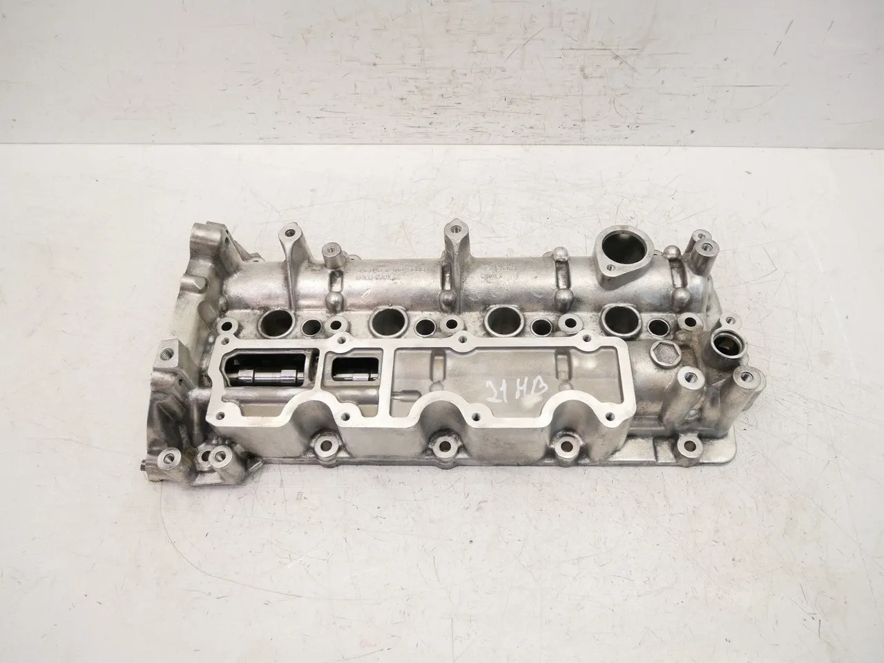 Land Rover Range Rover Evoque Engine parts Valve cover with camshafts — LAND ROVER EVOQUE ...