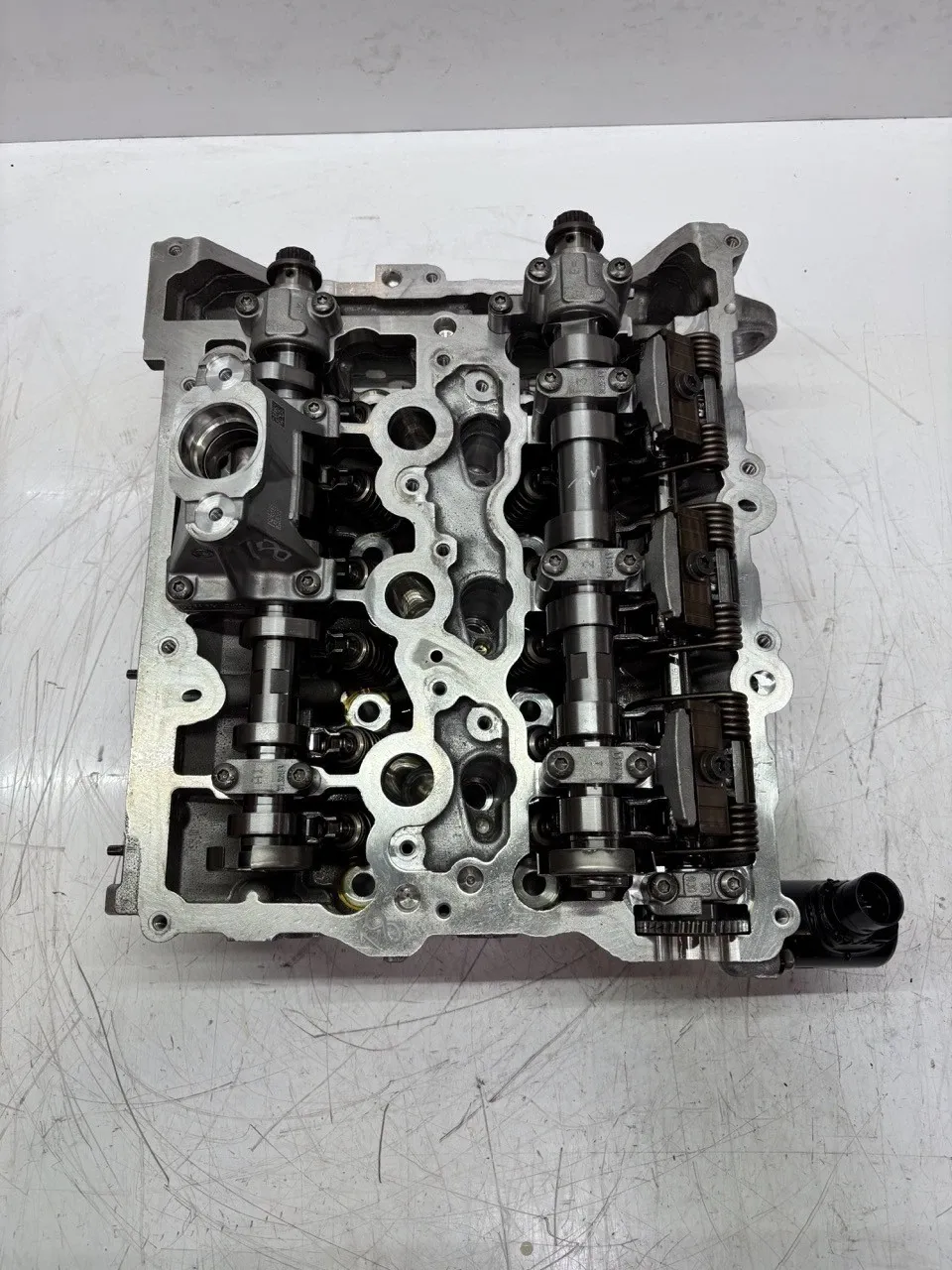 Mini Countryman (F60) Engine parts Cylinder head — MINI COUNTRYMAN (F60) (2016-PRE...