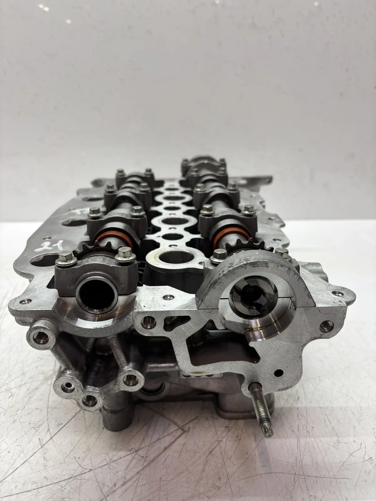 Land Rover Discovery Engine parts Cylinder head — LAND ROVER DISCOVERY IV (L319) ...