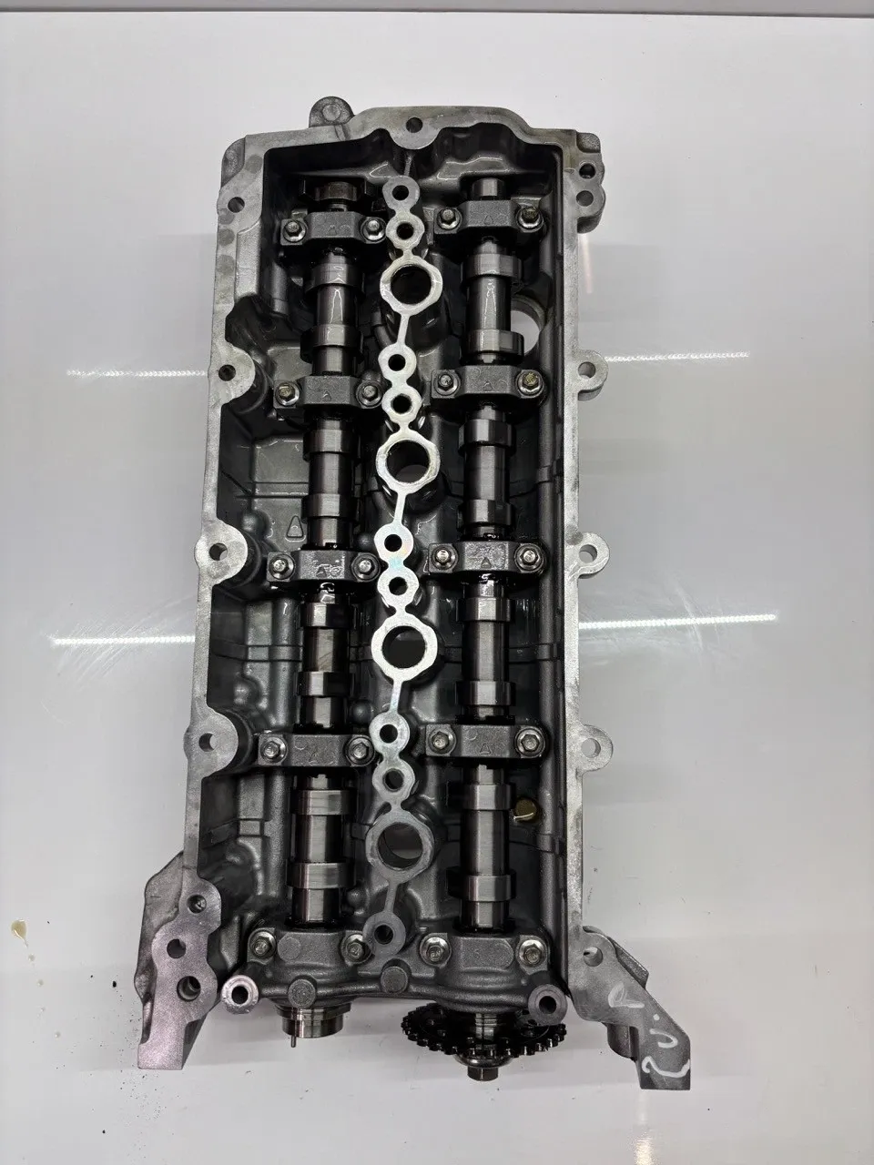 Land Rover Range Rover (L405) Engine parts Valve cover with camshafts — LAND ROVER RANGE R...