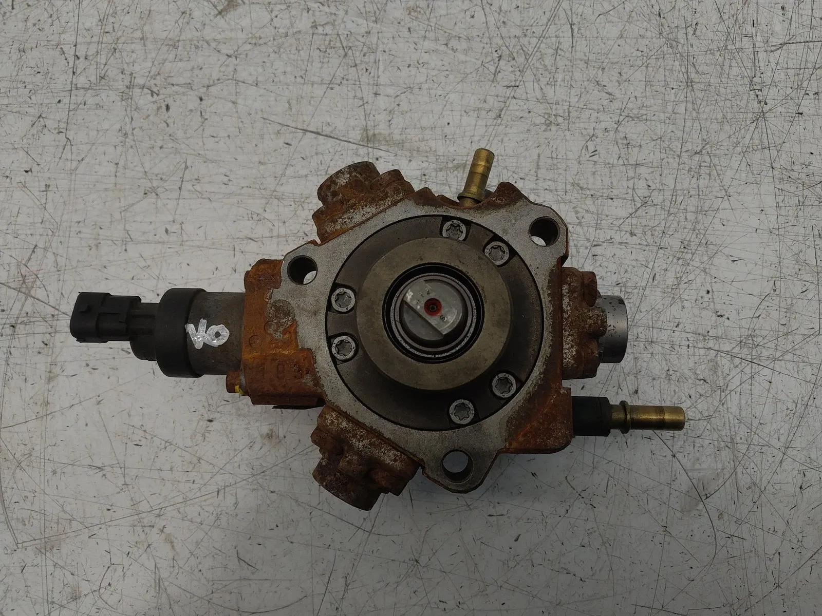 Land Rover Range Rover Evoque Fuel system High-pressure fuel pump — LAND ROVER EVOQUE I (...