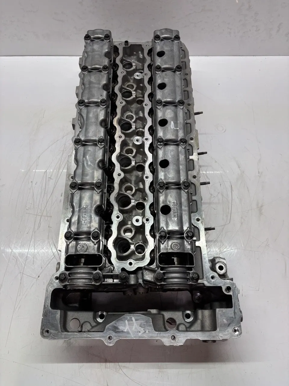 BMW 5 (E60 / E61) Engine parts Cylinder head — BMW 5 SERIES (E60, E61) (2003-2...