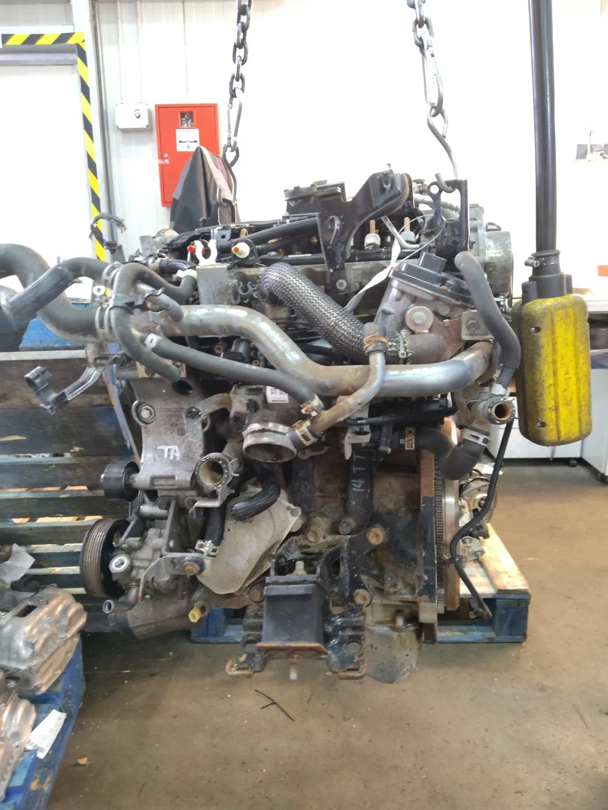 Nissan Navara (D23) Engine Engine — NISSAN NAVARA (2015-2026) — YS23DDTT Y...