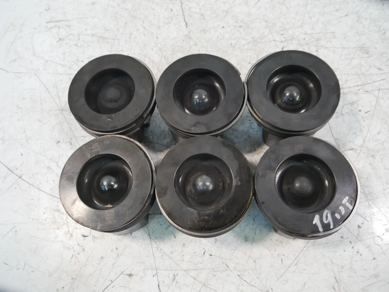 Land Rover Defender Engine parts 6 × Piston — LAND ROVER DEFENDER STATION WAGON ...