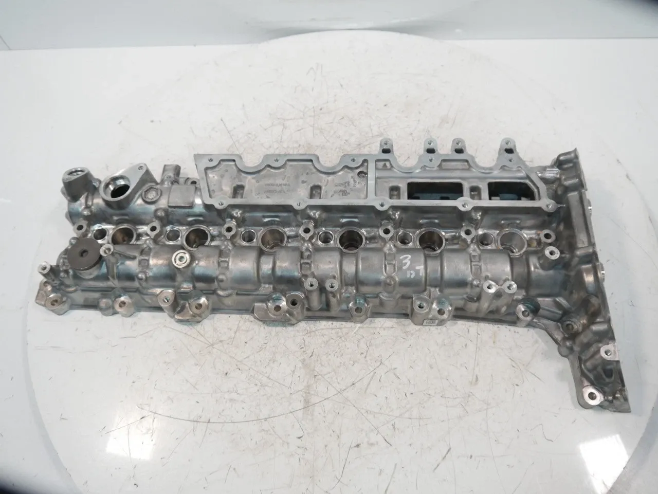 Land Rover Defender Engine parts Valve Cover — LAND ROVER DEFENDER STATION WAGON...