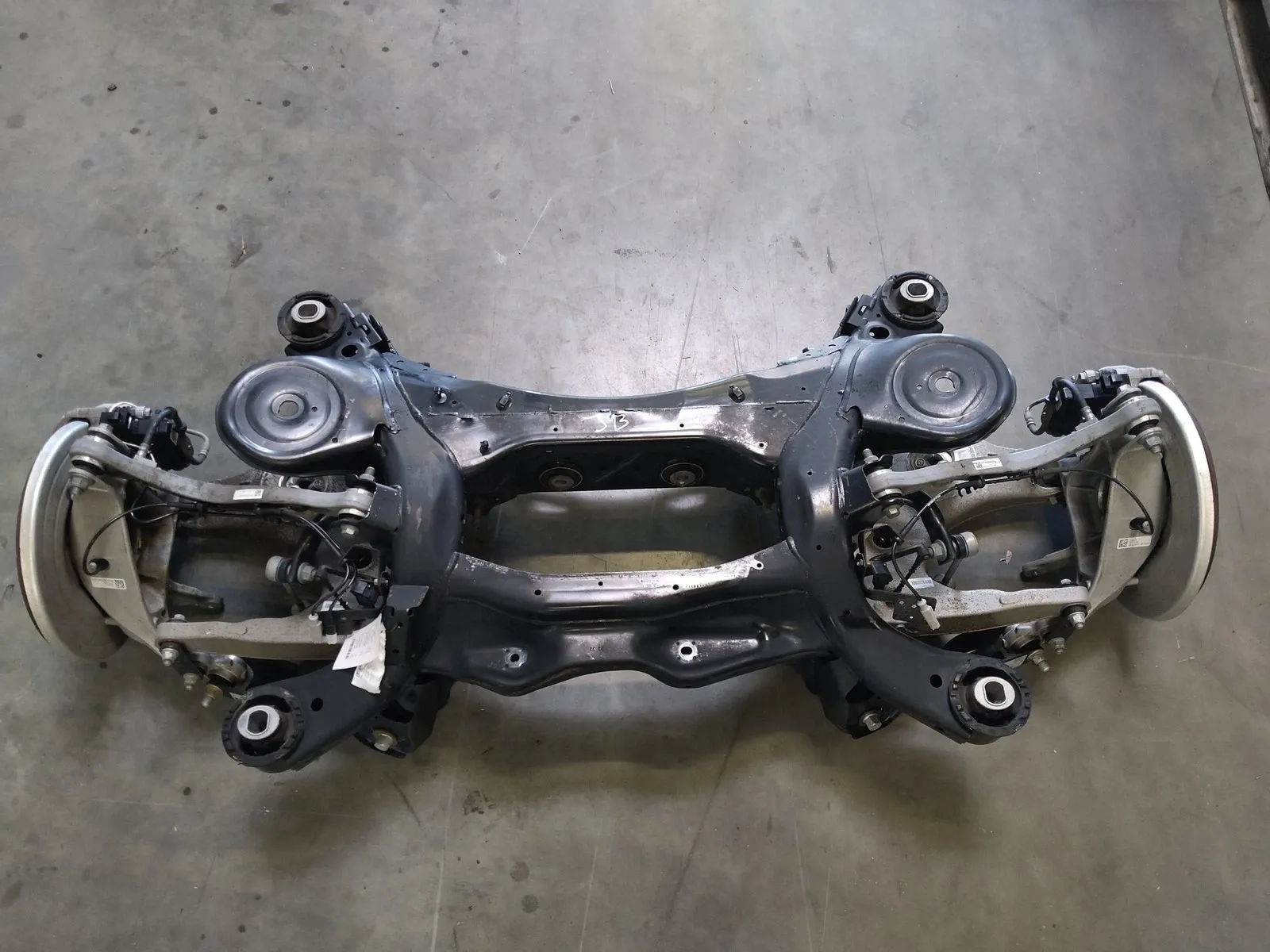 Land Rover Discovery Other parts Rear axle — LAND ROVER DISCOVERY V D300 MHEV 4X...