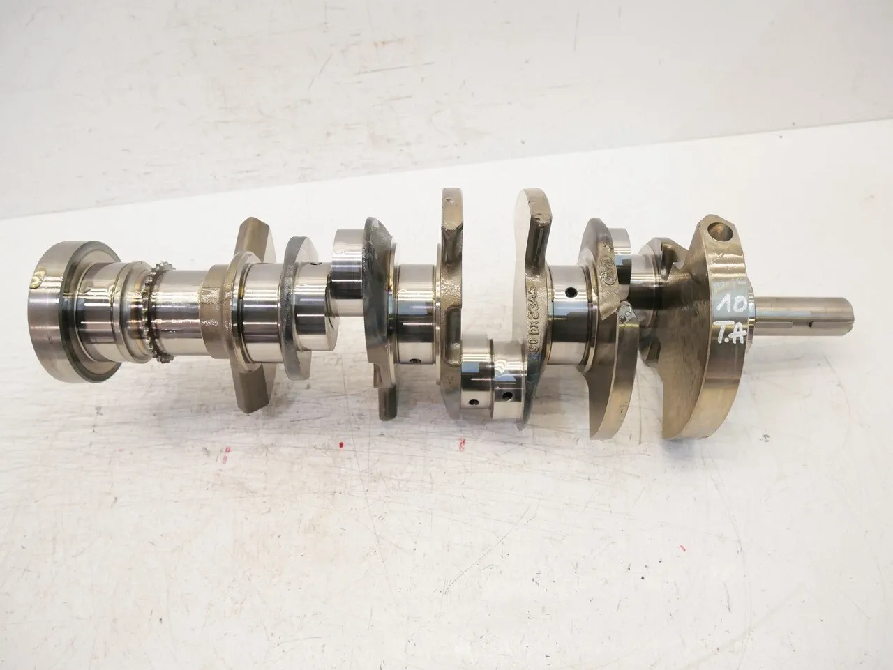Land Rover Range Rover Sport (L494) Engine parts Crankshaft — LAND ROVER RANGE ROVER SPORT II (L...