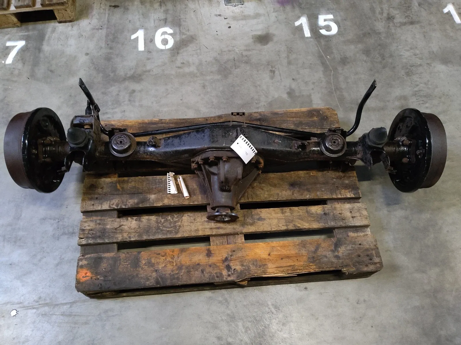 Nissan Navara (D23) Other parts Rear axle carrier — NISSAN NAVARA 4X4 D23 (2015...