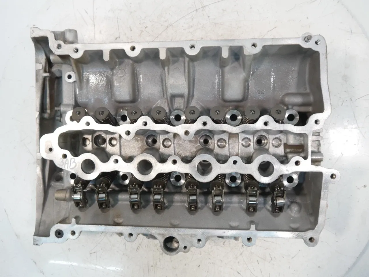 Land Rover Range Rover Sport (L494) Engine parts Cylinder head — LAND ROVER RANGE ROVER SPORT II...