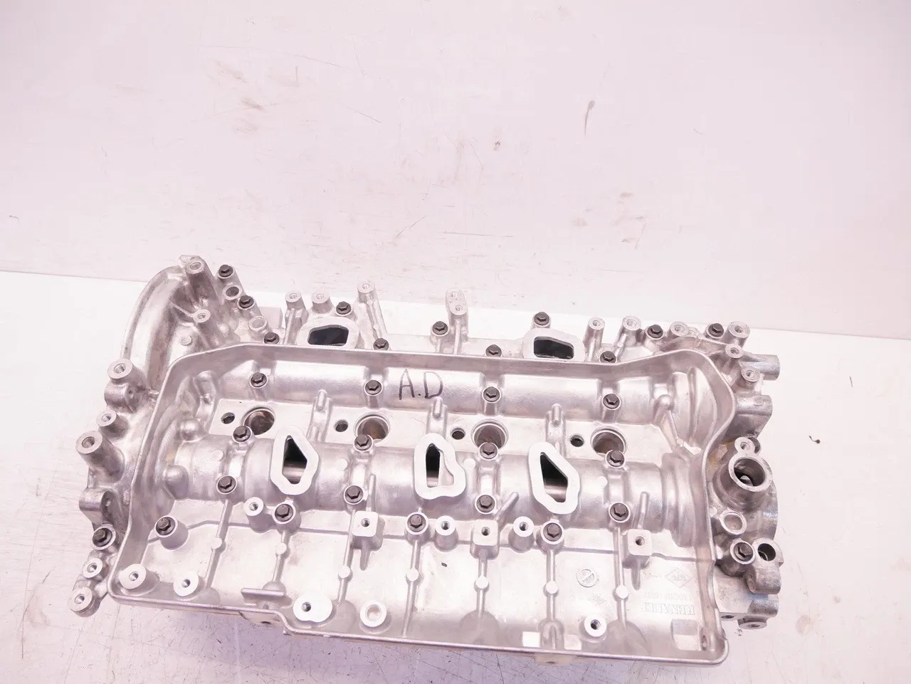 Nissan Navara (D23) Engine parts Cylinder head — NISSAN NAVARA (2015-PRESENT) — ...