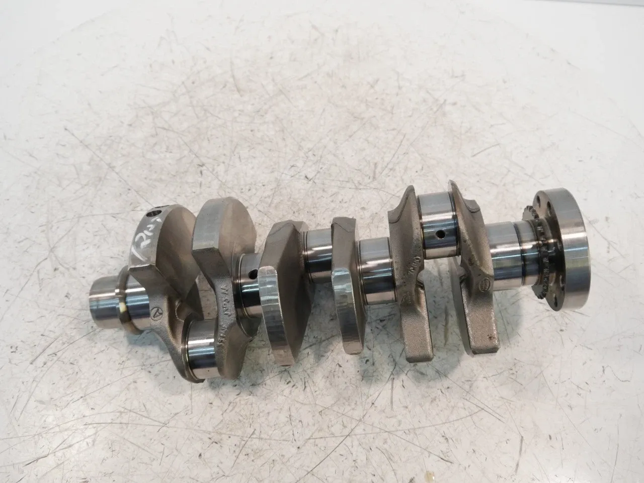 Land Rover Range Rover (L460) Engine parts Crankshaft — LAND ROVER RANGE ROVER IV (L405, L...
