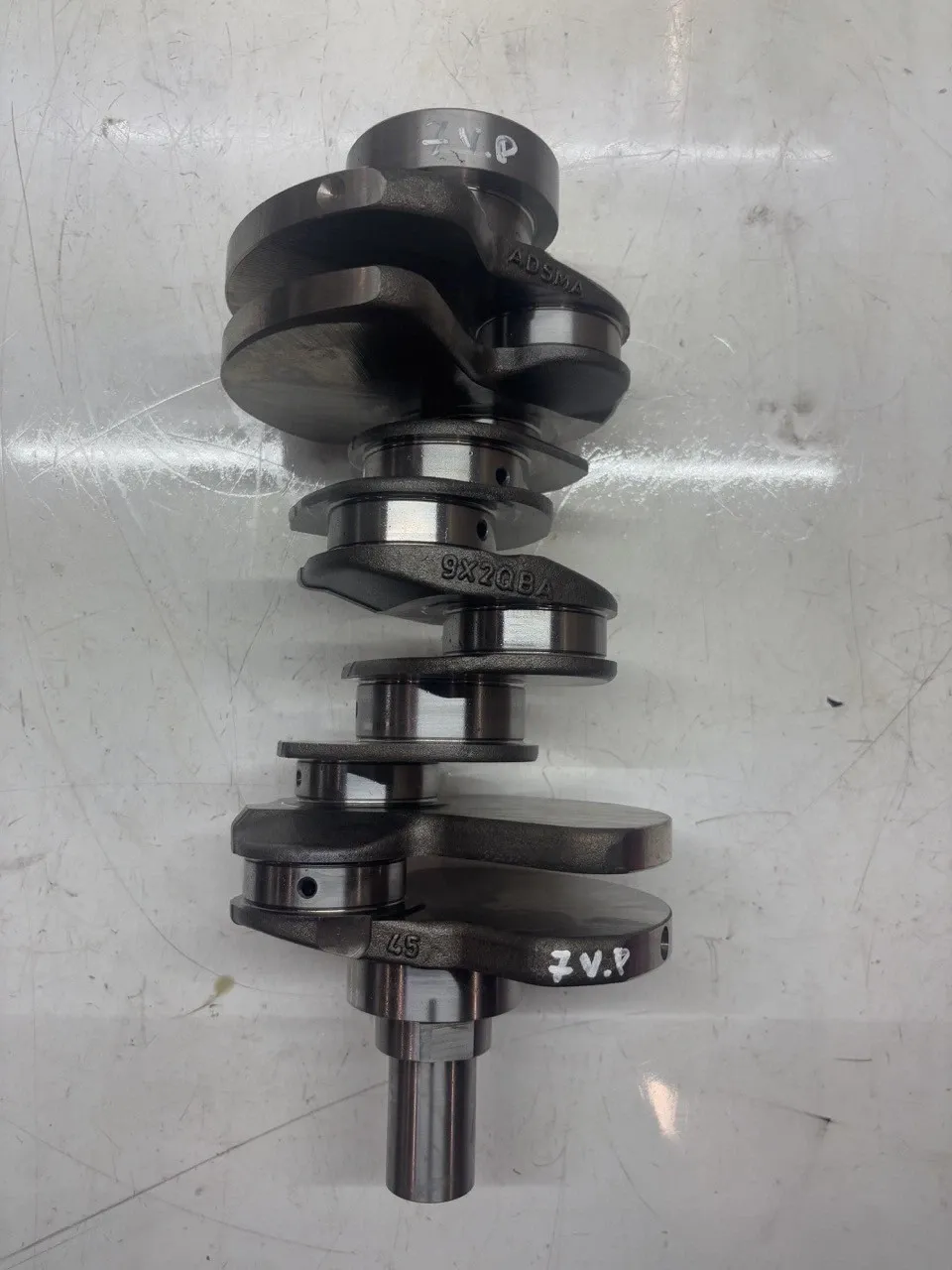 Land Rover Discovery Engine parts Crankshaft — LAND ROVER DISCOVERY V (L462) (201...