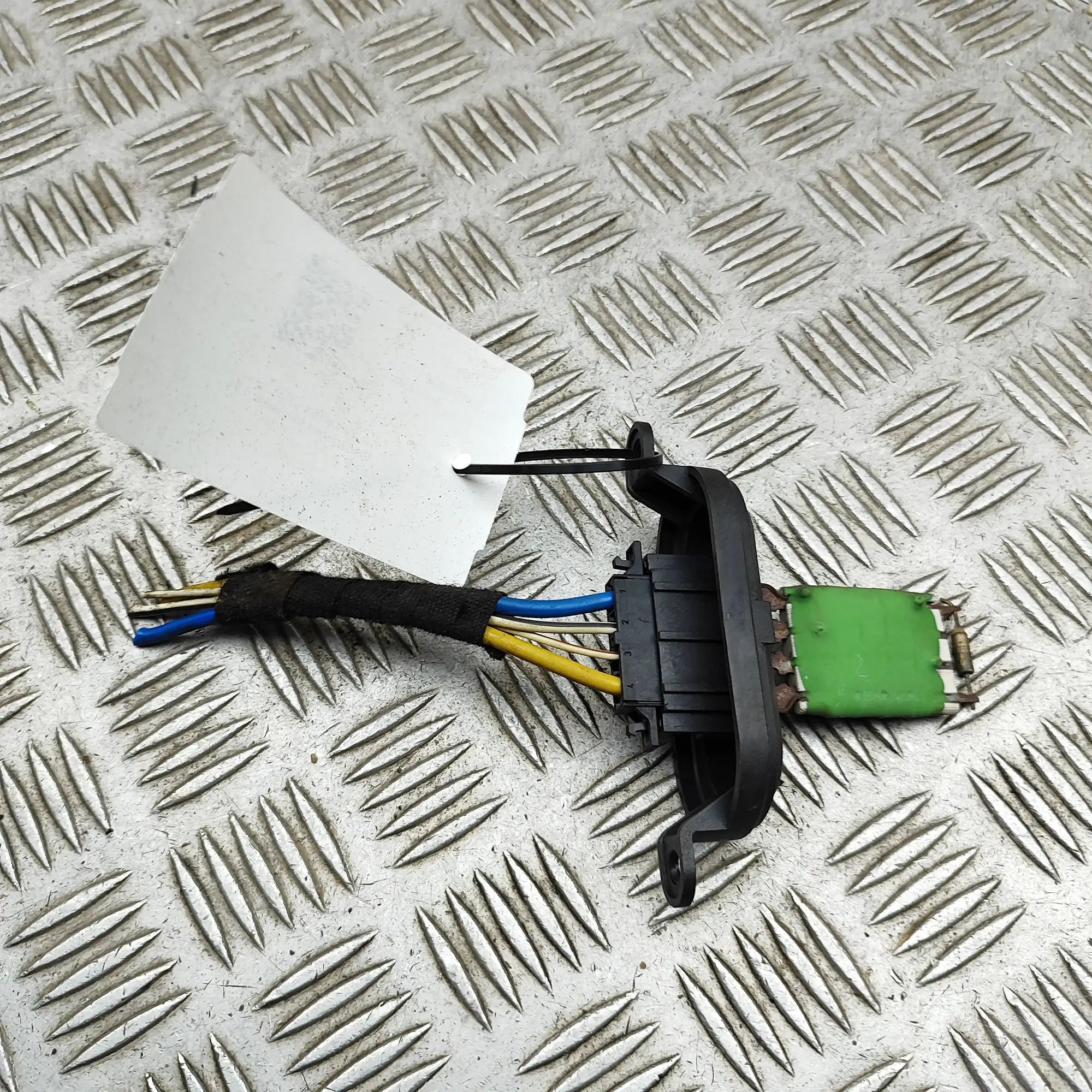 Volkswagen Transporter (T5, Caravelle, Multivan) Heater blower resistor Heater blower resistor — VW TRANSPORTER / MULTI...