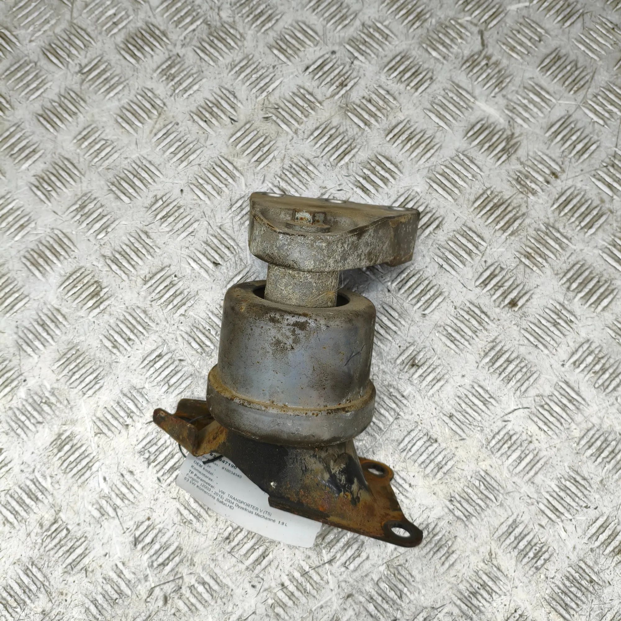 Volkswagen Transporter (T5, Caravelle, Multivan) Right Side Engine Mount Right Side Engine Mount — VW TRANSPORTER / MULT...