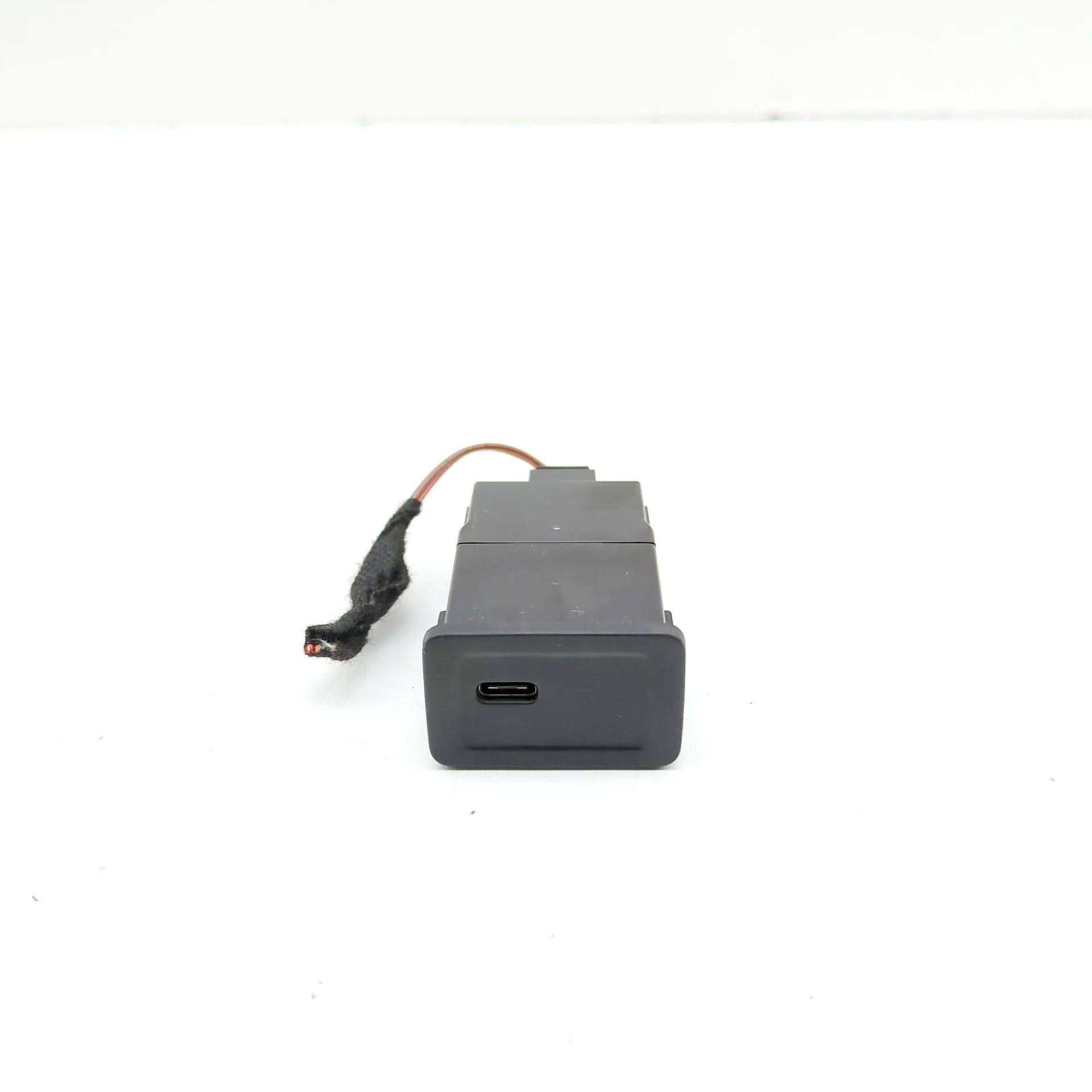 Mercedes-Benz CLA (C118) USB USB — MERCEDES-BENZ CLA COUPE (C118) (2019-PRES...