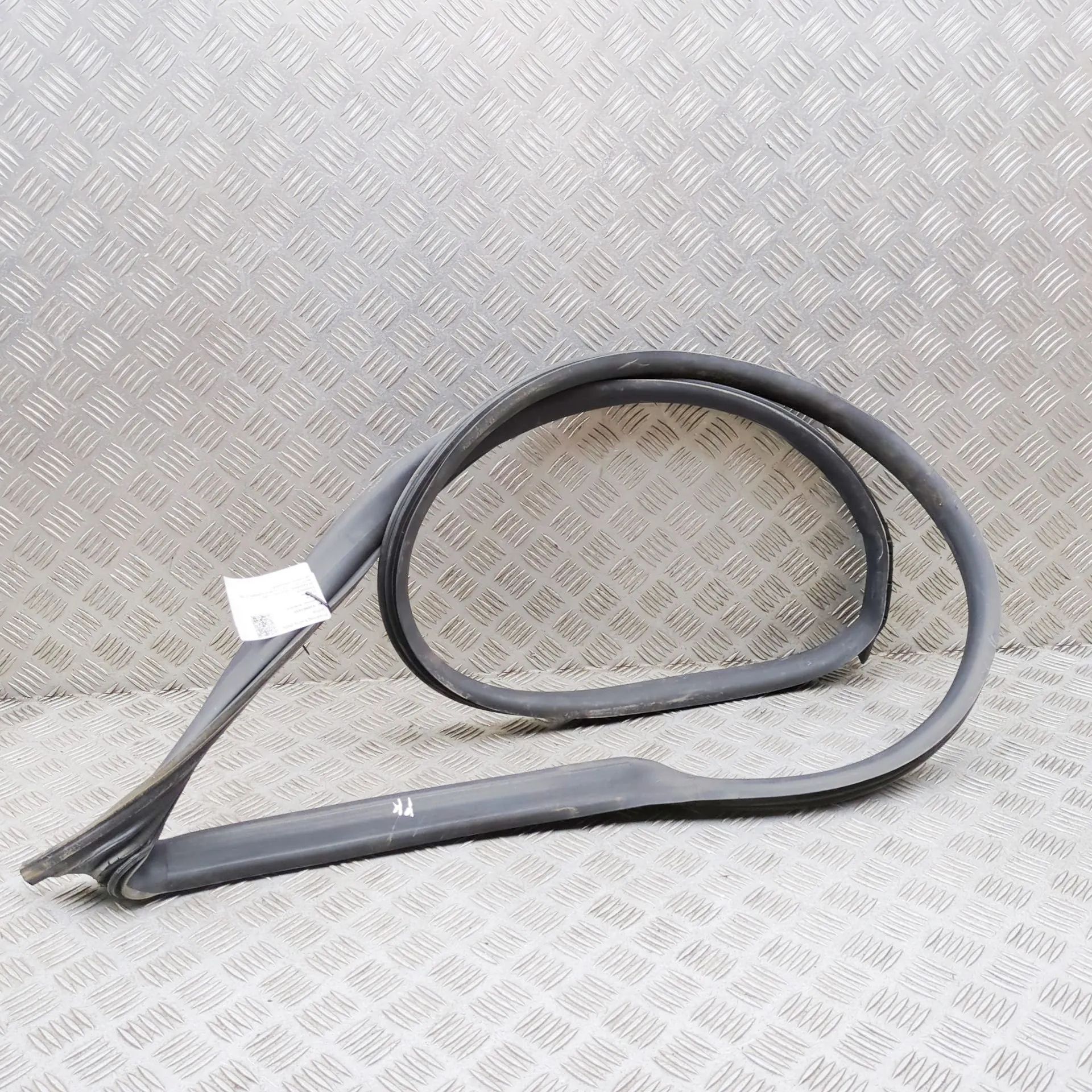 Maserati Ghibli Door rubber seal — front left Door rubber seal — front left — MASERATI GHIBLI...
