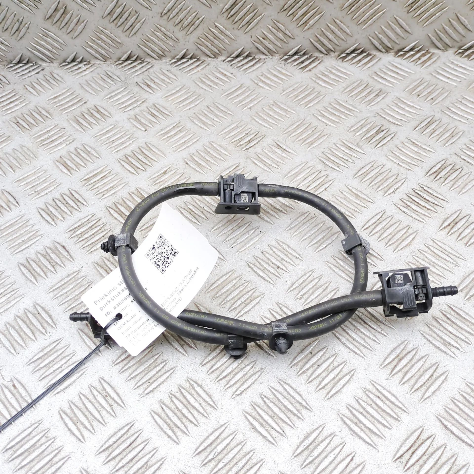 Mercedes-Benz CLA (C118) Windscreen washer nozzle Windscreen washer nozzle — MERCEDES-BENZ CLA CO...