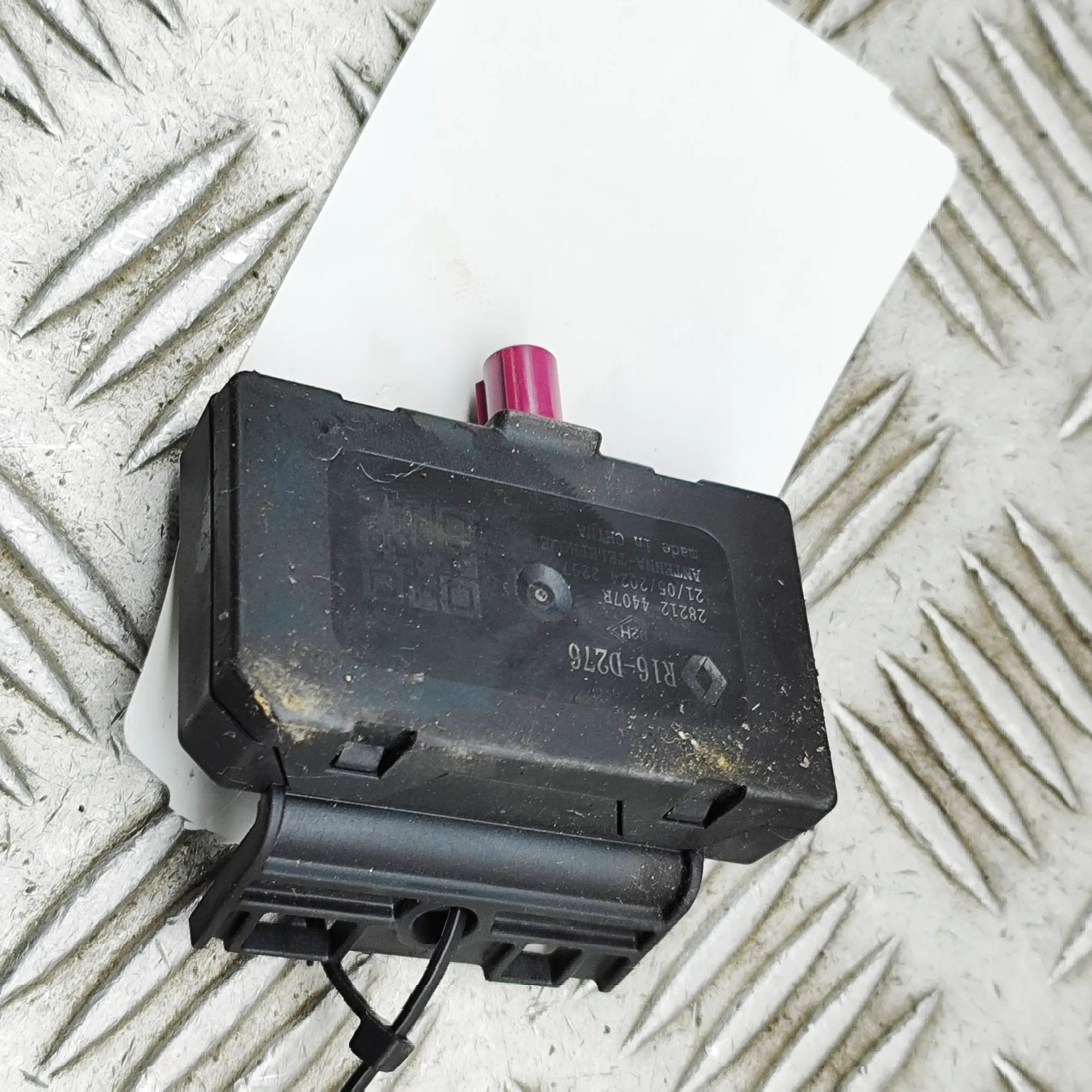 Renault Master Antenna Amplifier Antenna Amplifier — RENAULT MASTER III (FV, JV)...