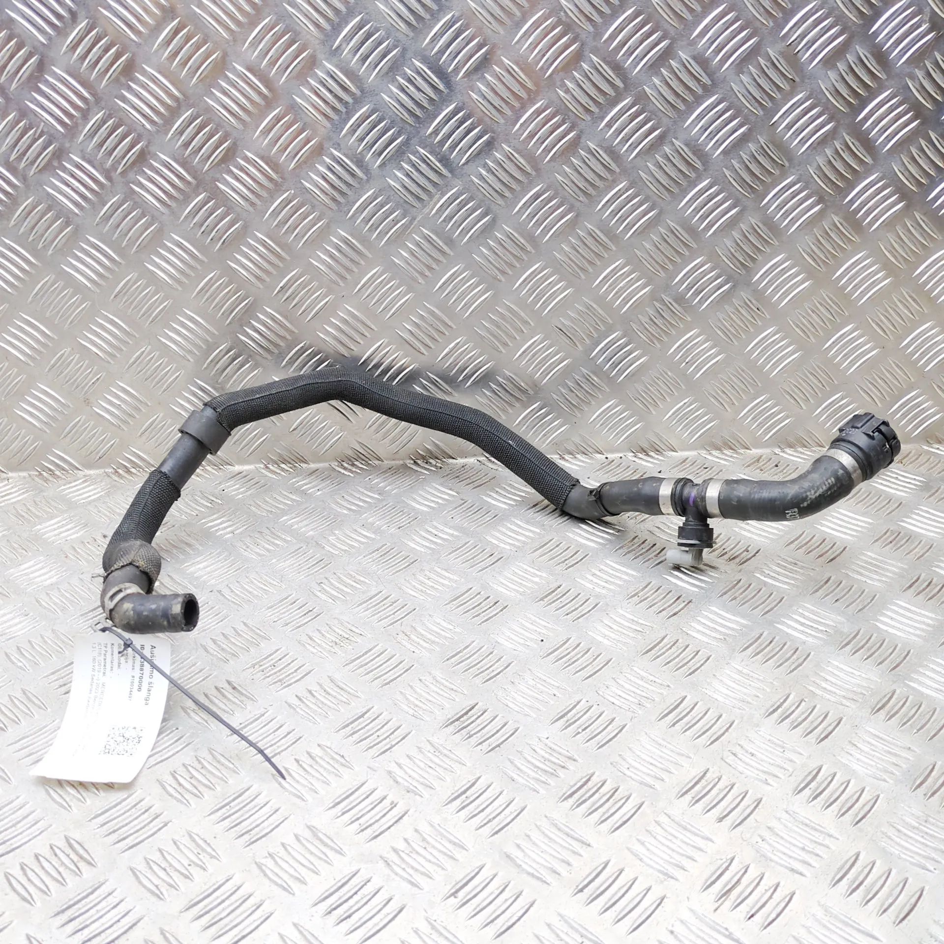 Mercedes-Benz CLA (C118) Шланг системы охлаждения Coolant hose — MERCEDES-BENZ CLA COUPE (C118) (...