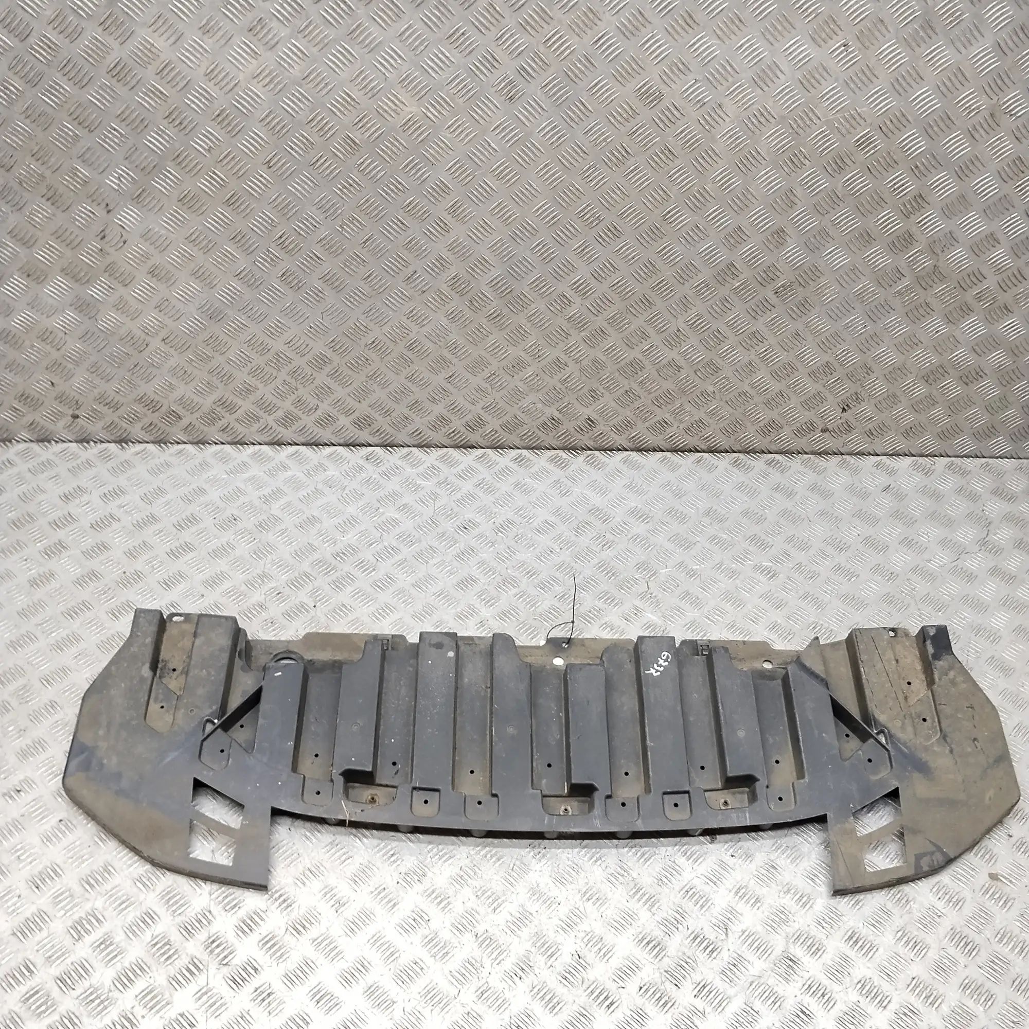 Nissan Leaf Front Bumper Underbody Cover Front Bumper Underbody Cover — NISSAN LEAF II (...