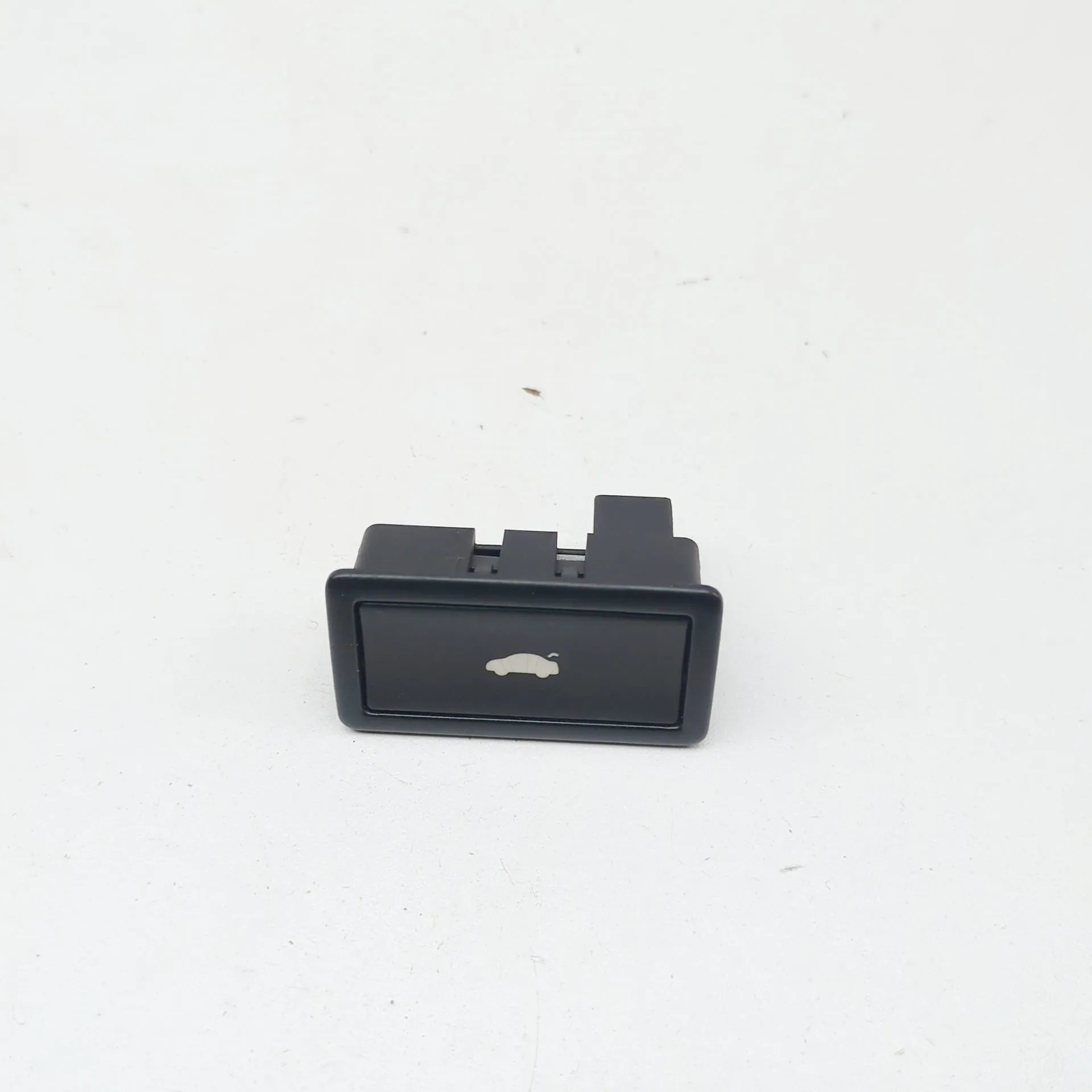Skoda Superb (3T) Tailgate Open Switch Tailgate Open Switch — SKODA SUPERB II (3T4, 3T...
