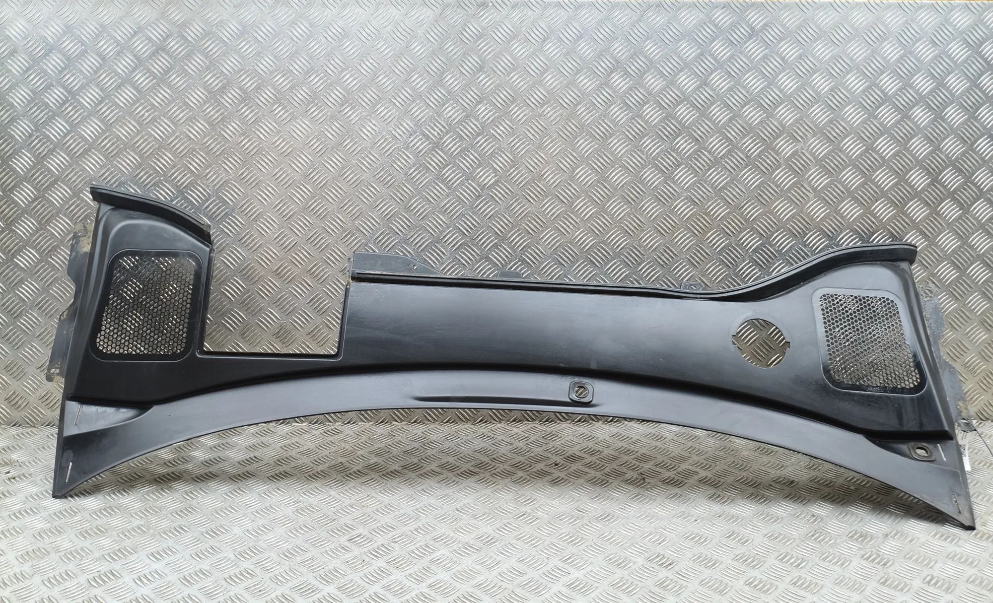 Volvo S60 Front Wiper Cowl Trim Front Wiper Cowl Trim — VOLVO S60 II / V60 I (2...