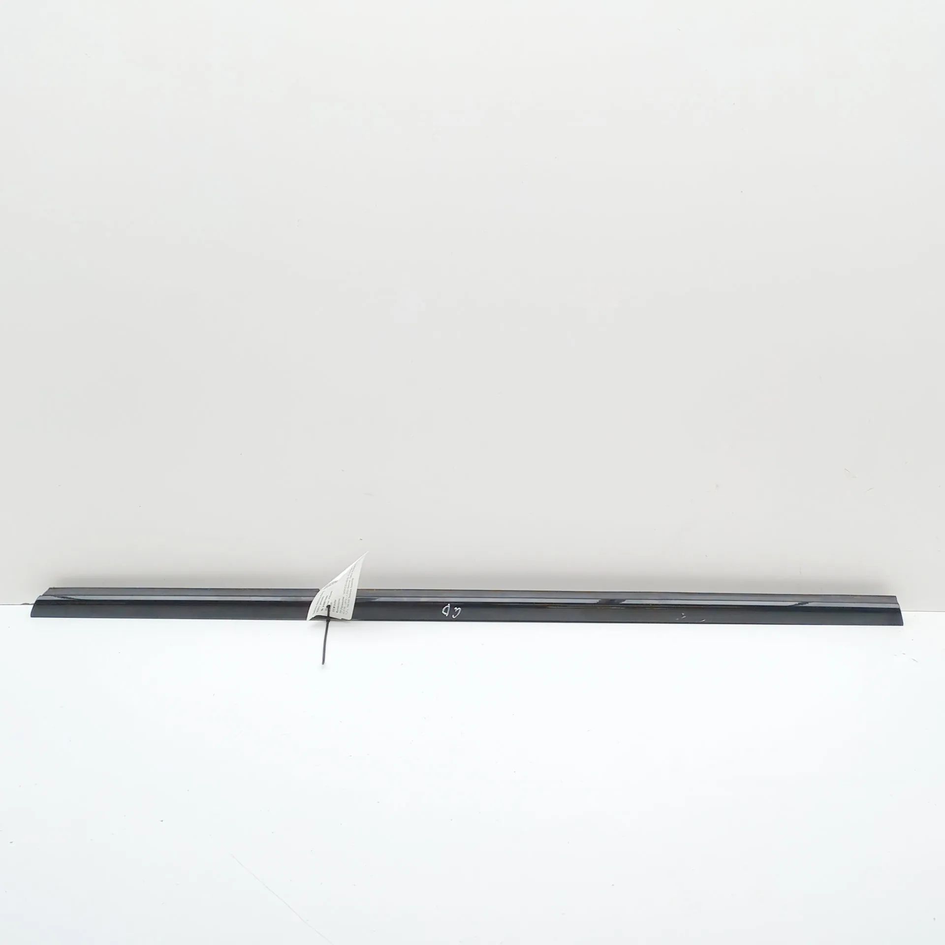 Mercedes-Benz CLA (C118) Door window strip — rear right Door window strip — rear right — MERCEDES-BENZ ...