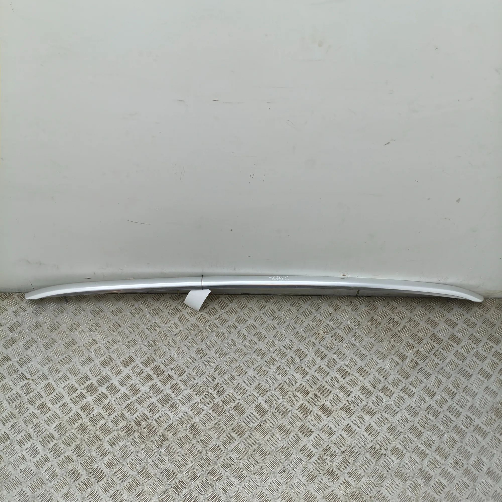 Audi Q5 (FY) Right Side Roof Rail Right Side Roof Rail — AUDI Q5 (FY) (2016-...) ...