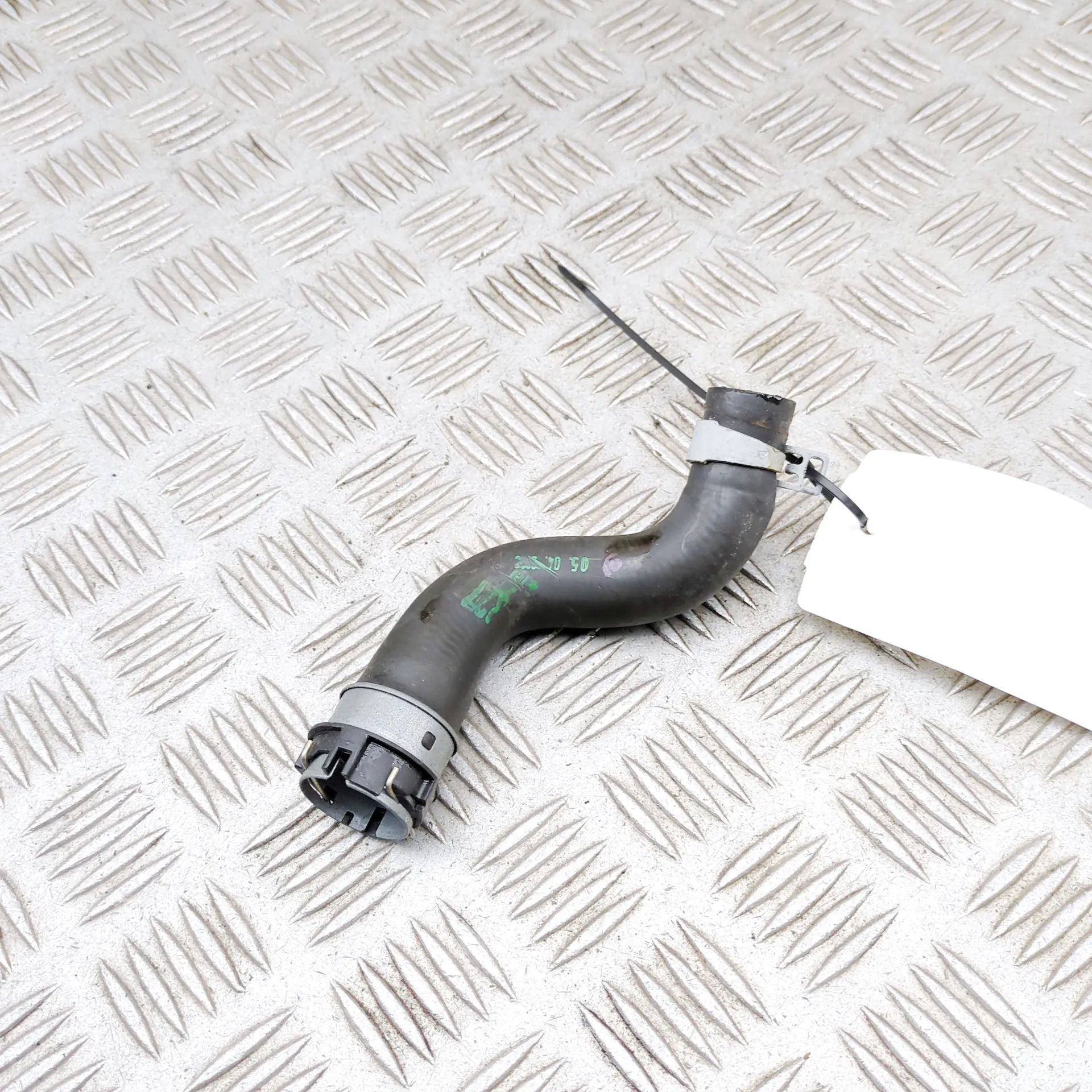 Mercedes-Benz CLA (C118) Шланг системы охлаждения Coolant hose — MERCEDES-BENZ CLA COUPE (C118) (...